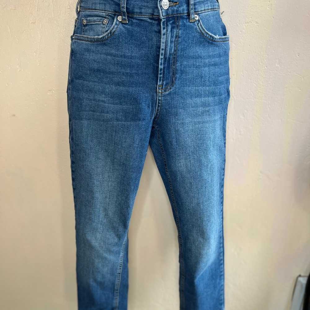 Vero Moda medium wash slight flare jeans, size 29/30 in GUC